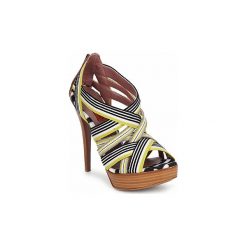 Sandały Missoni RM20. Żółte sandały damskie Missoni, bez wzorów, bez obcasa, bez zapięcia. W wyprzedaży za 2087,20 zł.
