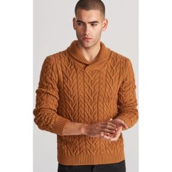 Bawełniany sweter z kołnierzem - Brązowy. Pomarańczowe swetry męskie Reserved, s, bez wzorów, z bawełny, bez kołnierzyka, bez kaptura. Za 159,99 zł.