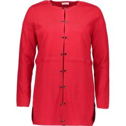 Kardigan w kolorze czerwonym. Czerwone kardigany damskie marki Gerry Weber, z długim rękawem, długie. W wyprzedaży za 179,95 zł.