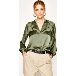 Bluzka Marciano Guess 0GG457 7050Z. Zielone bluzki damskie MARCIANO GUESS, m, z aplikacjami, z poliesteru, bez kołnierzyka, bez rękawów. W wyprzedaży za 489,00 zł.