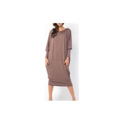 SUKIENKA NONE | LUŹNA KIMONO CAPPUCCINO. Brązowe sukienki z falbanami marki Meleksima, l, z materiału, midi, oversize. Za 132,30 zł.