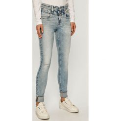 Calvin Klein Jeans - Jeansy CKJ 011. Niebieskie jeansy damskie Calvin Klein Jeans. Za 539,90 zł.