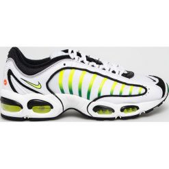 Nike Sportswear - Buty Air Max Tailwind IV. Białe buty sportowe męskie Nike Sportswear, ze skóry, na sznurówki. W wyprzedaży za 539,90 zł.