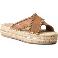 Espadryle TOMMY HILFIGER - Interlace Suede Flatform Sandal FW0FW03392 Summer Cognac 929. Brązowe espadryle damskie marki TOMMY HILFIGER, ze skóry. W wyprzedaży za 239,00 zł.