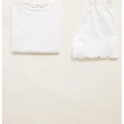 Mango Kids - Piżama dziecięca Amalia 110-164 cm. Białe piżamy dziewczęce Mango Kids, bez wzorów, z bawełny, z krótkim rękawem. W wyprzedaży za 49,90 zł.