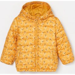 Pikowana kurtka w kwiaty - Żółty. Żółte kurtki damskie Reserved, w kwiaty, bez kaptura. Za 79,99 zł.