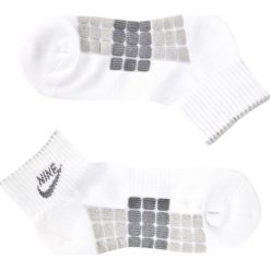 Nike - Skarpety Waffle Quarter. Szare skarpetki męskie Nike Sportswear, z bawełny. W wyprzedaży za 17,90 zł.