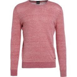 Swetry klasyczne męskie: BOSS CASUAL KWASIROL Sweter light red