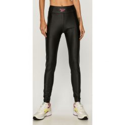 Reebok Classic - Legginsy x Wonder Woman. Czarne spodnie damskie Reebok Classic, s, z elastanu. Za 169,90 zł.