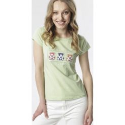Jasnozielony T-shirt Sereinia. Zielone t-shirty damskie Born2be, s, bez wzorów, bez kołnierzyka. W wyprzedaży za 49,99 zł.