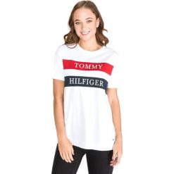 Tommy Hilfiger Luka Koszulka Biały. Białe koszulki damskie TOMMY HILFIGER, xs, z nadrukiem, z bawełny, bez kołnierzyka, z krótkim rękawem. Za 238,95 zł.