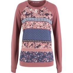 Bluza z nadrukiem, długi rękaw bonprix jasny jeżynowy z nadrukiem. Fioletowe koszulki damskie marki bonprix, z nadrukiem, z okrągłym kołnierzem. Za 79,99 zł.