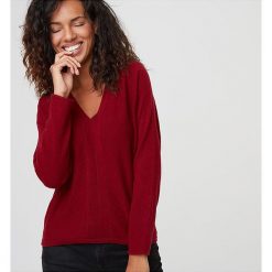 Kaszmirowy sweter w kolorze ciemnoczerwonym. Czerwone bez kategorii marki Rodier, z kaszmiru, klasyczne. W wyprzedaży za 391,95 zł.
