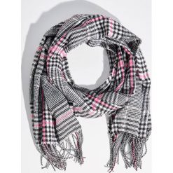 Szalik w kratę - Czarny. Czarne szaliki damskie marki Sinsay. Za 39,99 zł.