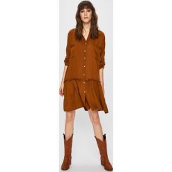 Answear - Sukienka. Pomarańczowe sukienki damskie ANSWEAR, na co dzień, s, bez wzorów, z lyocellu, casualowe, ze stójką, z długim rękawem, długie, mini, proste. W wyprzedaży za 119,90 zł.