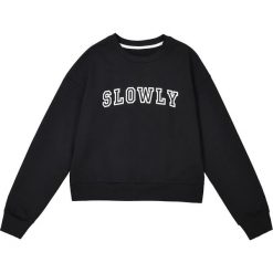 Krótka bluza z nadrukiem na plecach 10-16 lat. Czarne bluzy dziewczęce marki La Redoute Collections, z nadrukiem, z bawełny, z długim rękawem, długie. Za 44,06 zł.