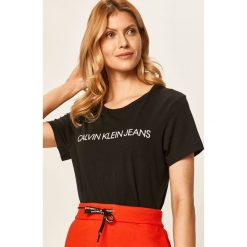 Calvin Klein Jeans - T-shirt. Szare bluzki damskie Calvin Klein Jeans, s, z nadrukiem, z bawełny, z okrągłym kołnierzem, z krótkim rękawem. W wyprzedaży za 109,90 zł.