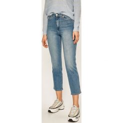 Wrangler - Jeansy Retro. Niebieskie jeansy damskie Wrangler, z podwyższonym stanem. W wyprzedaży za 269,90 zł.