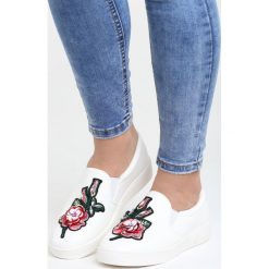 Białe Slip On Eren. Białe tenisówki damskie Born2be, z aplikacjami, z denimu. Za 39,99 zł.