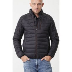Czarna Kurtka Yarmouth. Czarne kurtki męskie Born2be, s, bez wzorów, eleganckie. Za 179,99 zł.
