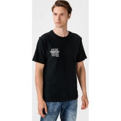 Converse Renew Koszulka Czarny. Czarne podkoszulki męskie Converse, l, z nadrukiem, z bawełny, z krótkim rękawem. Za 154,95 zł.