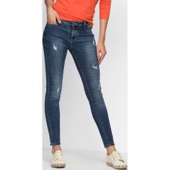 Niebieskie Jeansy Call Me Maybe Now. Niebieskie jeansy damskie marki Born2be. Za 64,99 zł.
