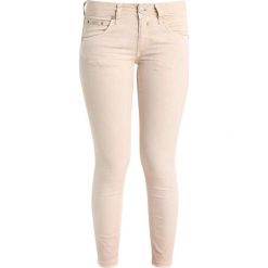 Herrlicher TOUCH CROPPED Jeans Skinny Fit beige. Brązowe rurki damskie marki Herrlicher, z elastanu. W wyprzedaży za 377,10 zł.
