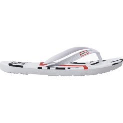 Hunter Japonki Biały. Białe klapki damskie Hunter, w paski, z materiału. Za 152,95 zł.
