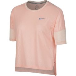 Koszulka Nike Tailwind Short-Sleeve Top W Pudrowa. Topy damskie Nike, bez wzorów, z materiału, bez kołnierzyka. Za 99,99 zł.