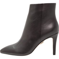 Buffalo Ankle boot black. Czarne botki damskie skórzane marki Buffalo. Za 419,00 zł.