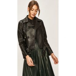 Desigual - Ramoneska. Czarne kurtki damskie Desigual, w paski, z poliesteru, krótkie. Za 649,90 zł.