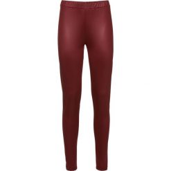 Legginsy z połyskującą powłoką bonprix czerwony kasztanowy. Czerwone legginsy bonprix. Za 44,99 zł.