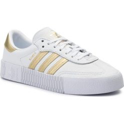 Buty adidas - Sambarose W EE4681 Ftwwht/Goldmt/Ftwwht. Białe buty sportowe damskie Adidas, bez wzorów, ze skóry, sportowe. W wyprzedaży za 239,00 zł.