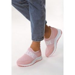 Różowe Buty Sportowe Real Deal. Buty sportowe damskie Born2be. Za 29,99 zł.