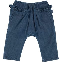 Spodnie w kolorze granatowym. Niebieskie spodnie niemowlęce marki Chicco. W wyprzedaży za 49,95 zł.