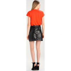 Tigha SOFI Spódnica mini black. Czarne spódniczki skórzane marki Tigha, l, mini. Za 839,00 zł.