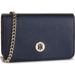 Saszetka nerka TOMMY HILFIGER - Honey Belt Bag Cb AW0AW07407 0G7. Niebieskie nerki damskie TOMMY HILFIGER, bez wzorów, ze skóry ekologicznej, eleganckie, bez dodatków. Za 539,00 zł.