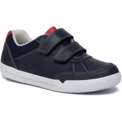 Sneakersy CLARKS - Emery Sky K 261455397 Navy Leather. Niebieskie trampki chłopięce Clarks, bez wzorów, z zamszu, na rzepy. W wyprzedaży za 149,00 zł.