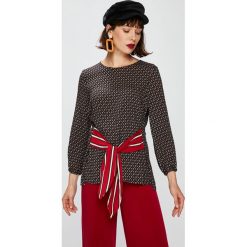 Answear - Bluzka Falling In Autumn. Szare bluzki damskie marki ANSWEAR, na co dzień, s, bez wzorów, z tkaniny, casualowe, z okrągłym kołnierzem, bez rękawów. W wyprzedaży za 49,90 zł.