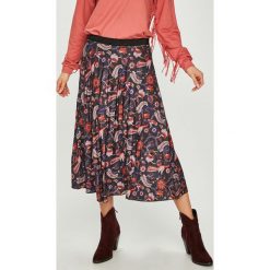 Answear - Spódnica Orient Express. Spódniczki damskie ANSWEAR, na co dzień, s, bez wzorów, z poliesteru, casualowe, midi, rozkloszowane. W wyprzedaży za 59,90 zł.