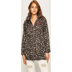 Desigual - Kurtka. Czarne kurtki damskie Desigual, s, bez wzorów, z poliesteru, krótkie. W wyprzedaży za 499,90 zł.