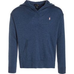 Polo Ralph Lauren HOODED Bluza z kapturem blue jeans heather. Niebieskie bluzy dziewczęce Polo Ralph Lauren, z wełny, z kapturem. W wyprzedaży za 335,20 zł.