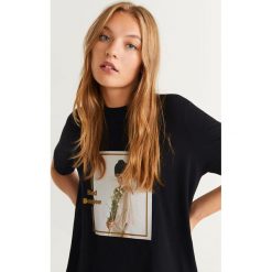 Mango - T-shirt Flower. Czarne bluzki damskie Mango, s, z nadrukiem, z bawełny, z okrągłym kołnierzem. Za 69,90 zł.