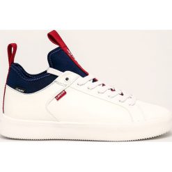 Levi's - Buty. Białe sneakersy męskie Levi's®, z materiału, na sznurówki. W wyprzedaży za 259,90 zł.