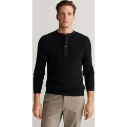 Mango Man - Sweter Hour. Czarne swetry męskie Mango Man, s, bez wzorów, z bawełny, z okrągłym kołnierzem, bez kaptura. Za 199,90 zł.