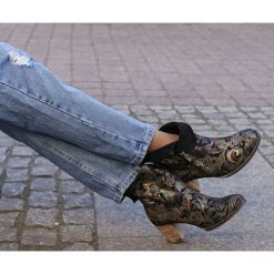 Botki na słupku z wywijaną cholewką - skóra naturalna - model 454 - kolor złota mozaika. Żółte botki damskie Zapato, na wiosnę, ze skóry, eleganckie, za kostkę, na wysokim obcasie, na obcasie, na zamek. W wyprzedaży za 319,20 zł.