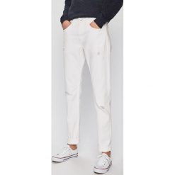 Pepe Jeans - Jeansy. Białe jeansy damskie Pepe Jeans. W wyprzedaży za 199,90 zł.