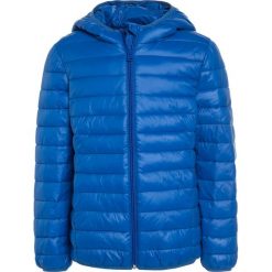 Benetton Kurtka zimowa blue. Niebieskie kurtki dziewczęce Benetton, na zimę, z materiału. W wyprzedaży za 135,20 zł.