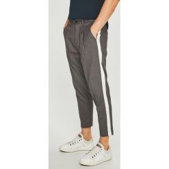 Jack & Jones - Spodnie. Spodnie męskie Jack & Jones. W wyprzedaży za 139,90 zł.
