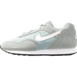 Nike Sportswear OUTBURST Sneakersy niskie mica green/phantom/summit white/black. Zielone trampki i tenisówki damskie Nike Sportswear, bez wzorów, ze skóry, bez zapięcia. Za 379,00 zł.